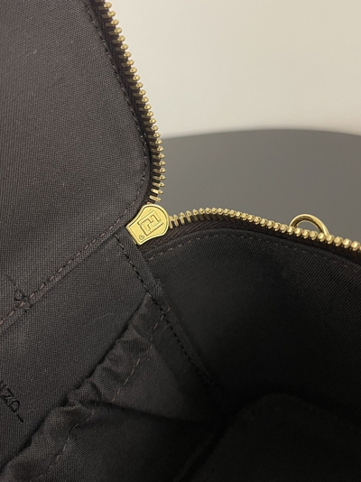 フェンディバッグ素材ディテール